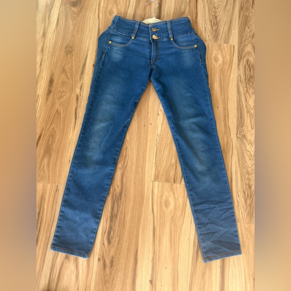 Yvonne Women's Straight Leg Jeans in Deep Blue